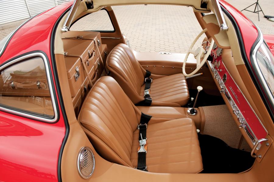 Интерьер Mercedes-Benz 300 SL 1955 года  (фото 120 из 233)